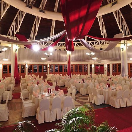 Parkcity Everly Hotel Miri Bagian luar foto