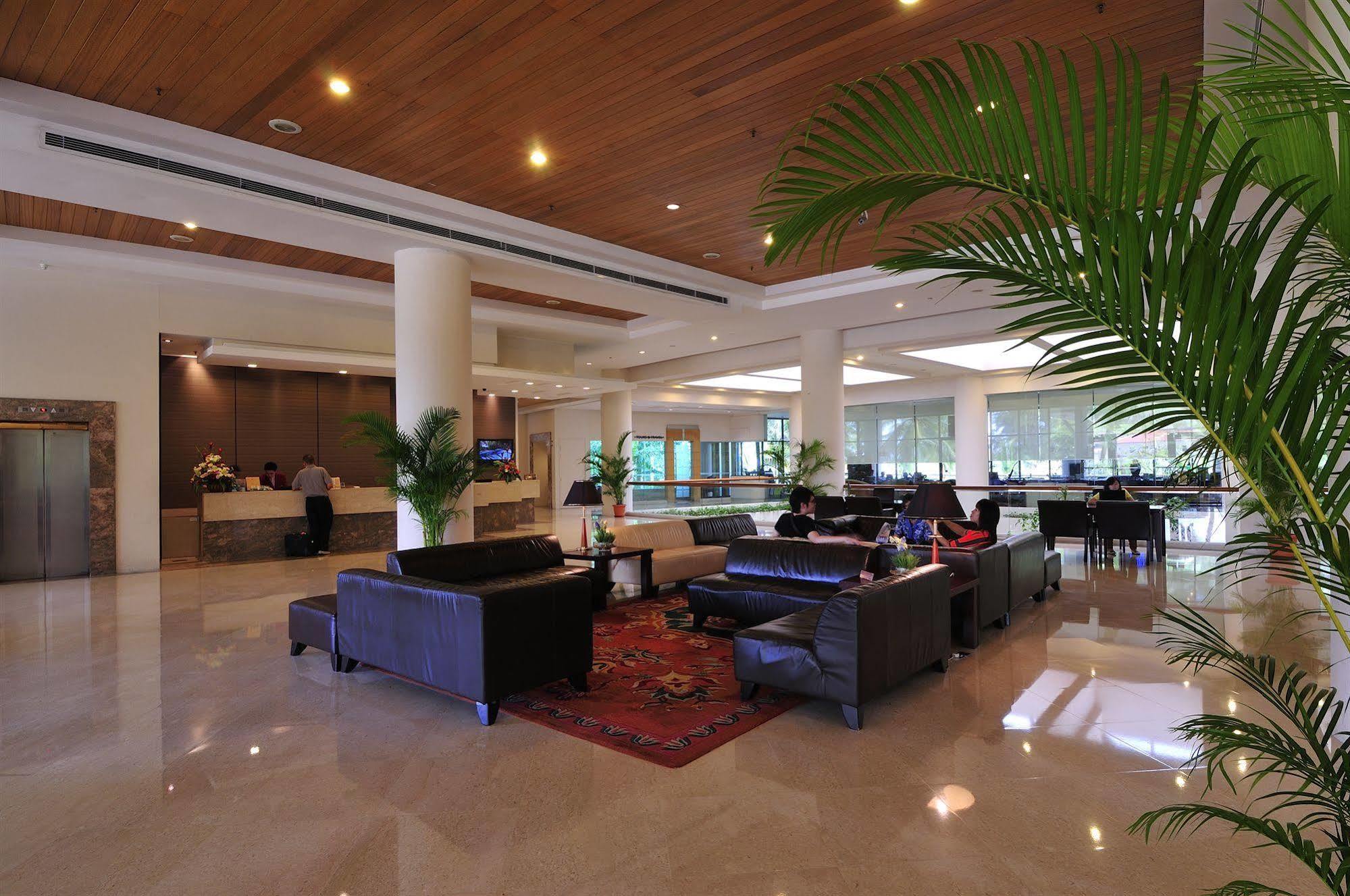 Parkcity Everly Hotel Miri Bagian luar foto
