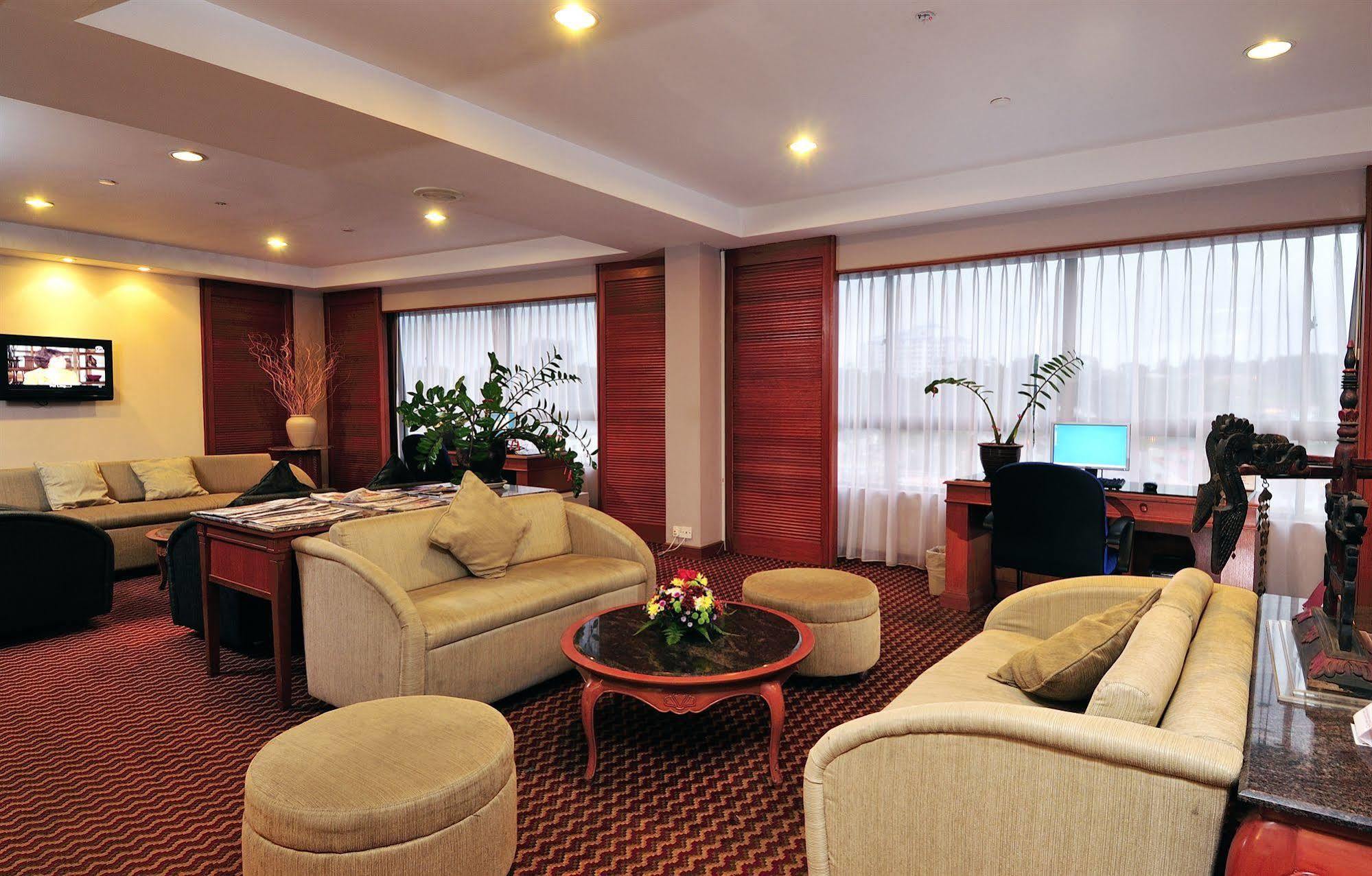 Parkcity Everly Hotel Miri Bagian luar foto